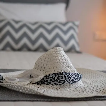 Theodora Luxury