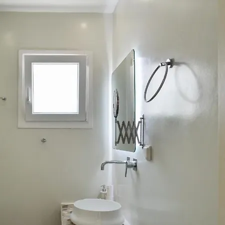 Theodora Luxury Apartment *