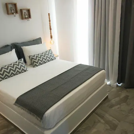 Theodora Luxury Apartment *